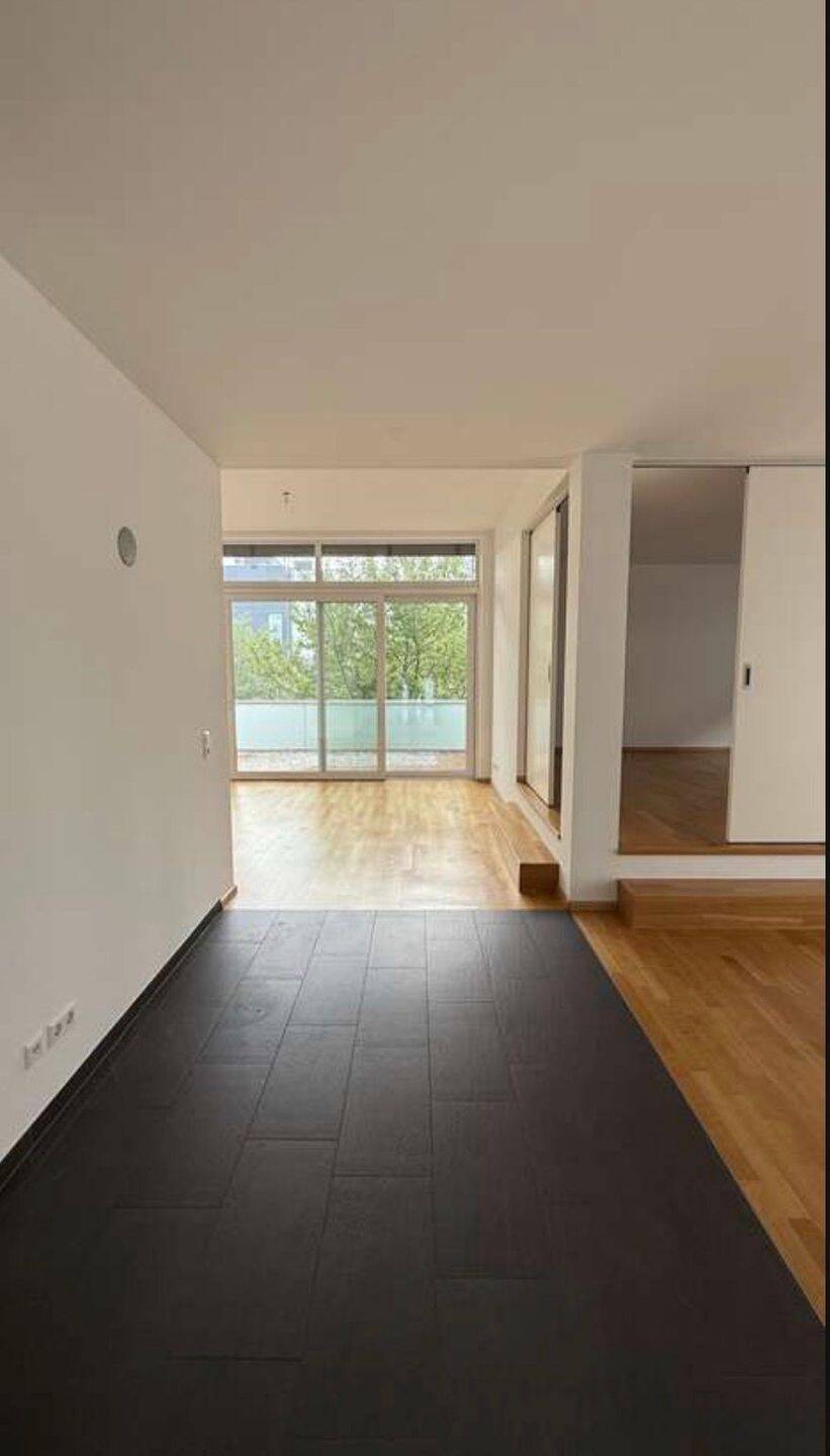 Modern & zentral: Stilvolle 3-Zimmer-Wohnung mit Loggia, Einbauküche & 2 Stellplätzen, 79576 Weil am Rhein