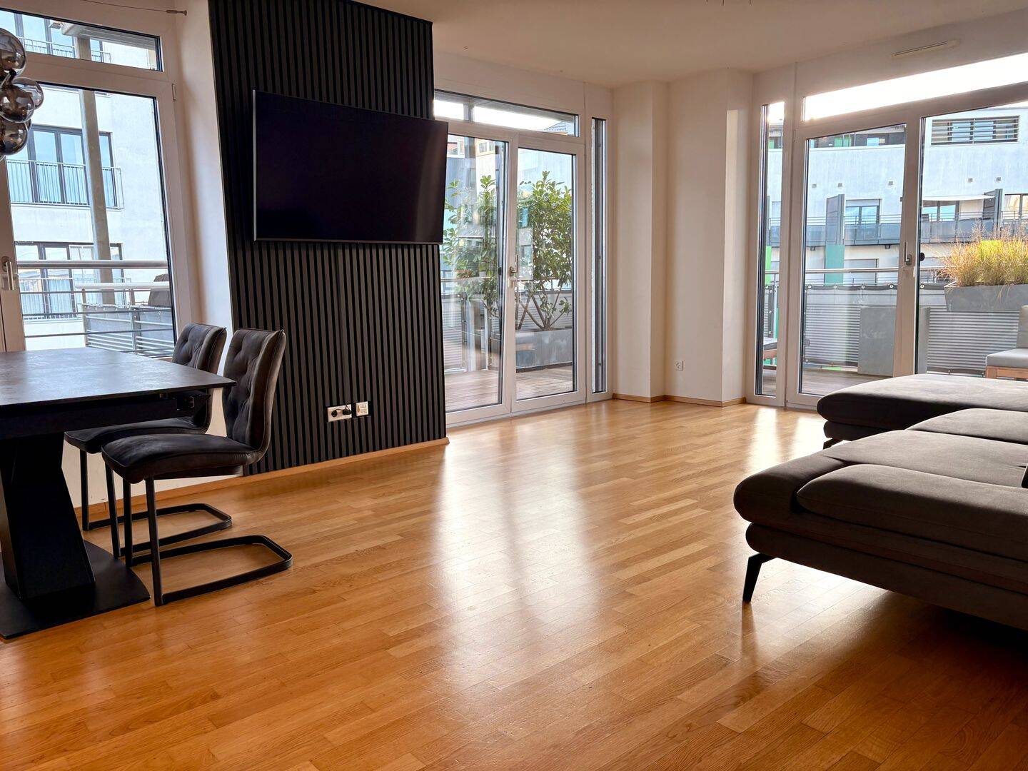 Seltene Gelegenheit: Großzügige 4-Zimmer-Wohnung mit ca. 30 m² Südwestbalkon – hochwertig & zentral in Nürnberg, 90478 Nürnberg (Dutzendteich Gleißhammer Glockenhof Sankt Peter Zerzabelshof)