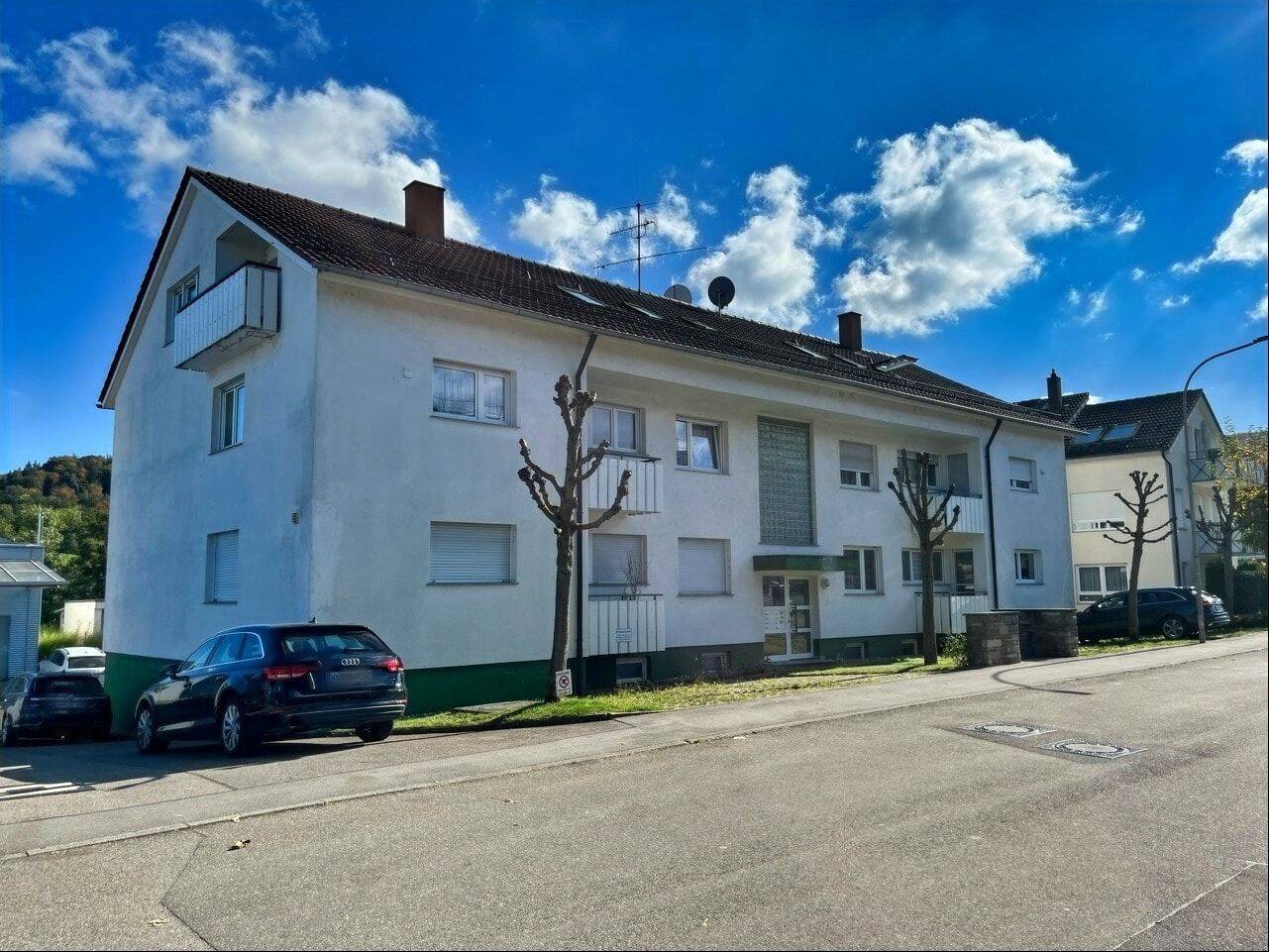 Charmante 3-Zimmer Dachgeschosswohnung mit Garage und Stellplatz, 71573 Allmersbach im Tal