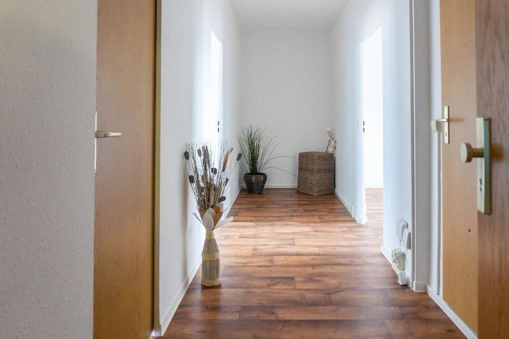 Hereinspaziert – gemütliche 3-Raum-Wohnung mit Balkon, 9122 Chemnitz (Hutholz Markersdorf Morgenleite Stelzendorf)