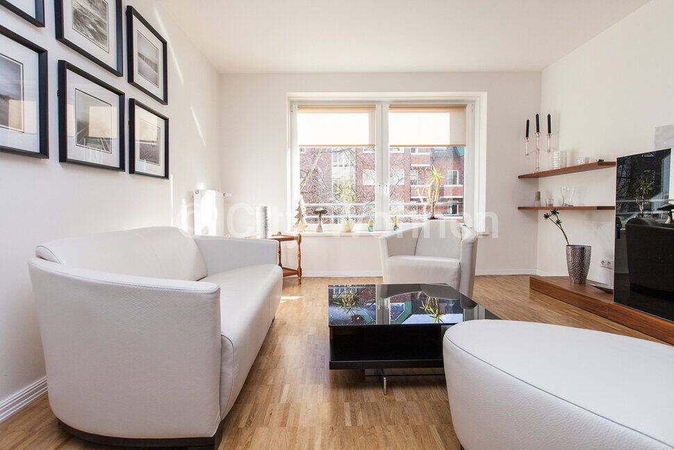 Schöne helle, möblierte Wohnung in Hamburg-Winterhude, 22303 Hamburg (Hamburg-Nord Barmbek-Nord Winterhude)