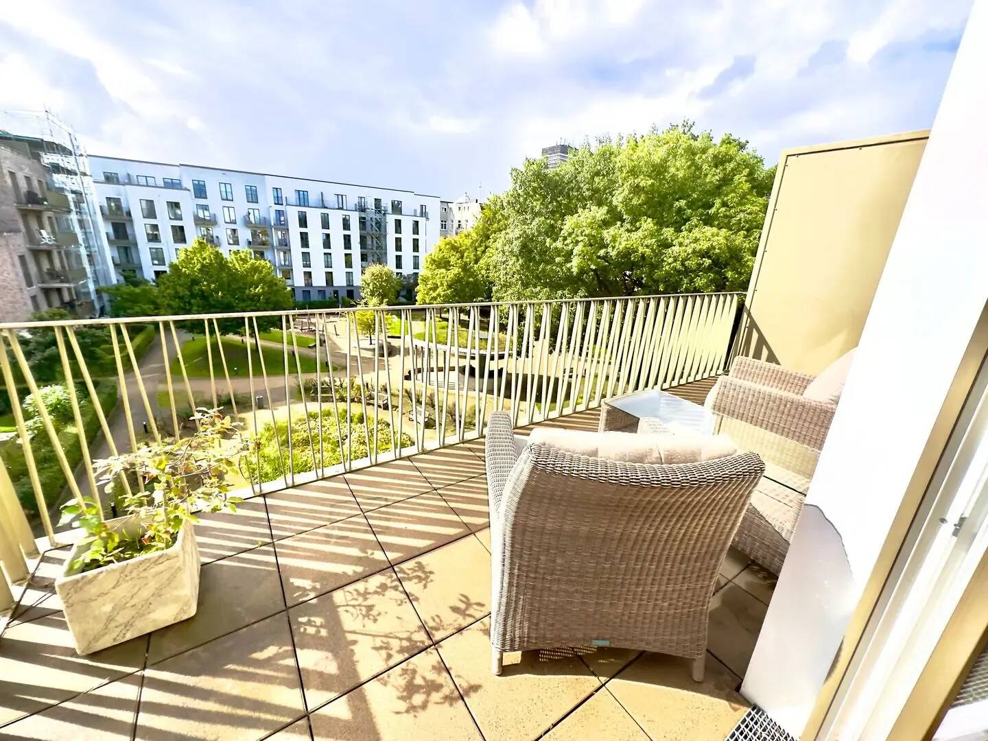 Provisionsfrei von privat: 3,5 Zimmer, 118 m², Südwest-Balkon zum grünen Innenhof & Terrasse, 22081 Hamburg (Hamburg-Nord Barmbek-Süd Uhlenhorst)
