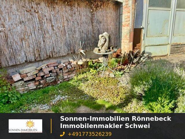 Älteres Wohnhaus mit Rohbau, Scheune und 4 Garagen zu verkaufen, 97490 Poppenhausen