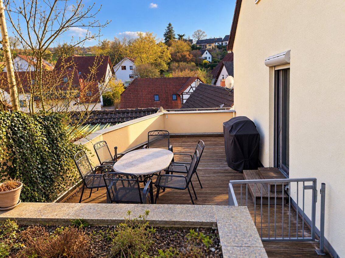 Großzügige, helle Wohnung mit großer Terrasse in Kirschhausen, 64646 Heppenheim (Bergstraße)