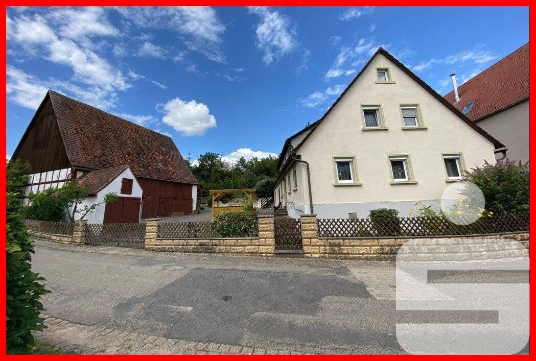 Gutenstetten OT – Geräumiges Bauernhaus mit integrierter Garage und separater Scheune, 91468 Gutenstetten