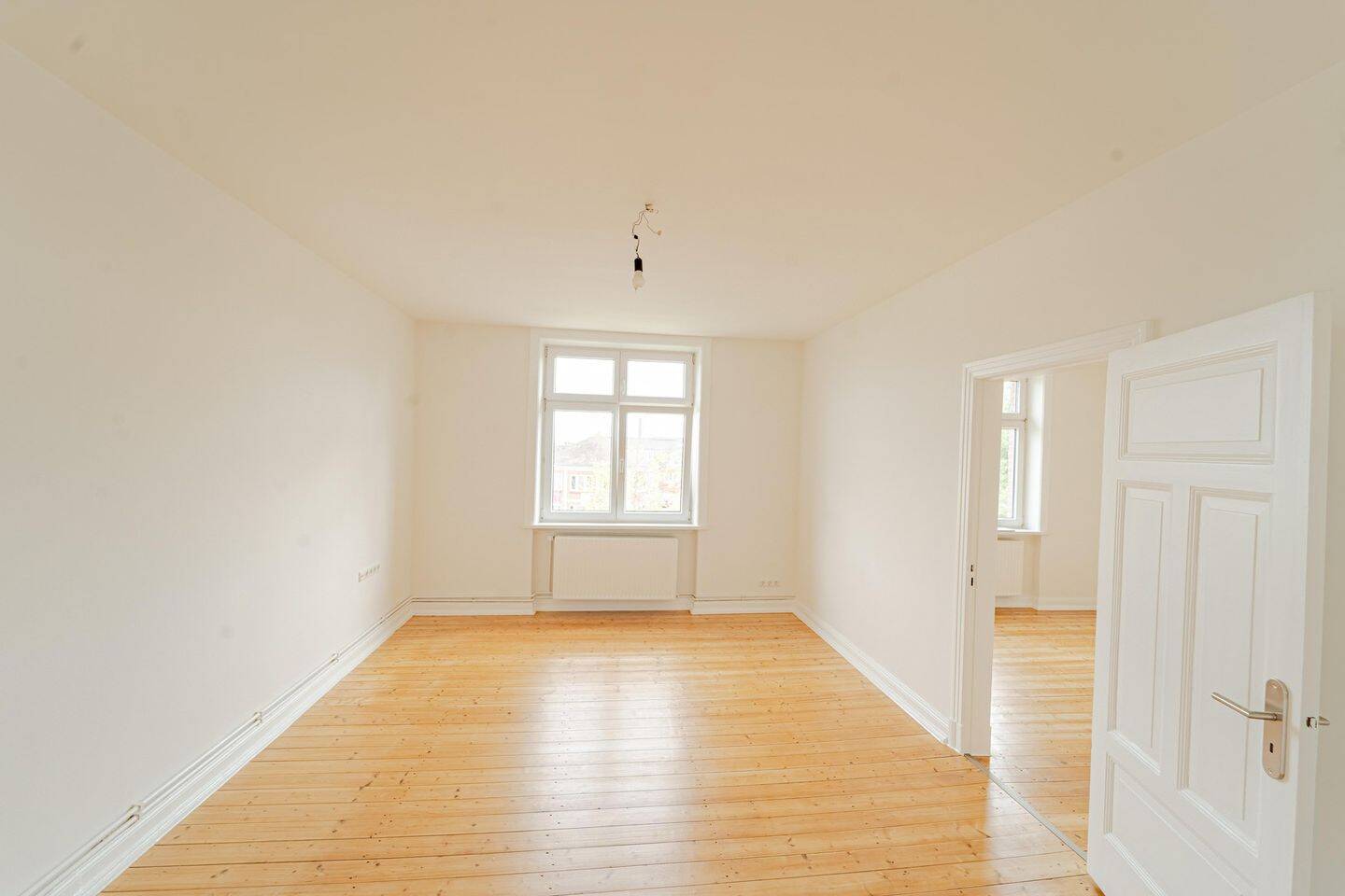 Gemütliche 2-Zi.-Altbauwohnung, frisch renoviert, mit neuer EBK und Balkon, 23554 Lübeck (Innenstadt Sankt Lorenz Nord Sankt Lorenz Süd)
