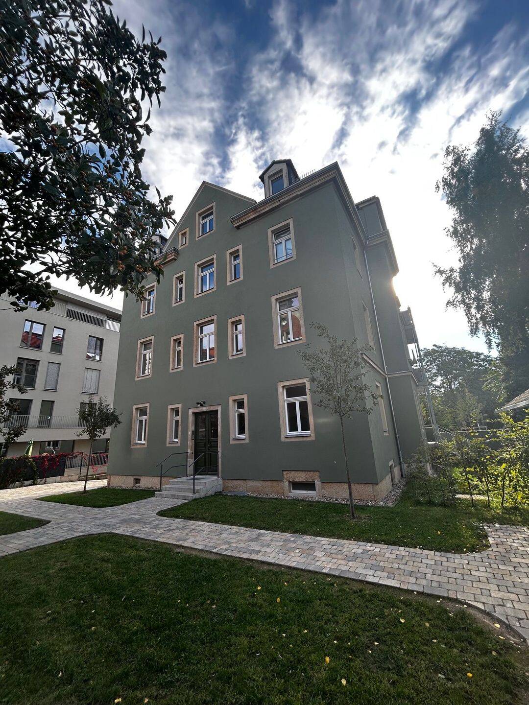 Gesamte Etage mit Balkon und eigenem Garten!, 1159 Dresden