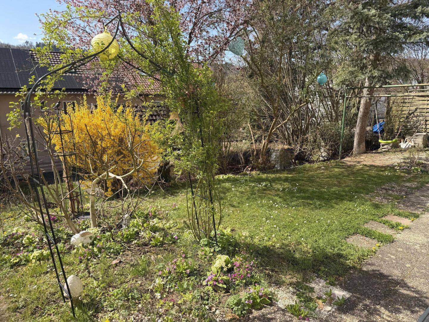 2,5-Zimmer-Wohnung mit großer Süd-West-Terrasse und Garten, 73635 Rudersberg