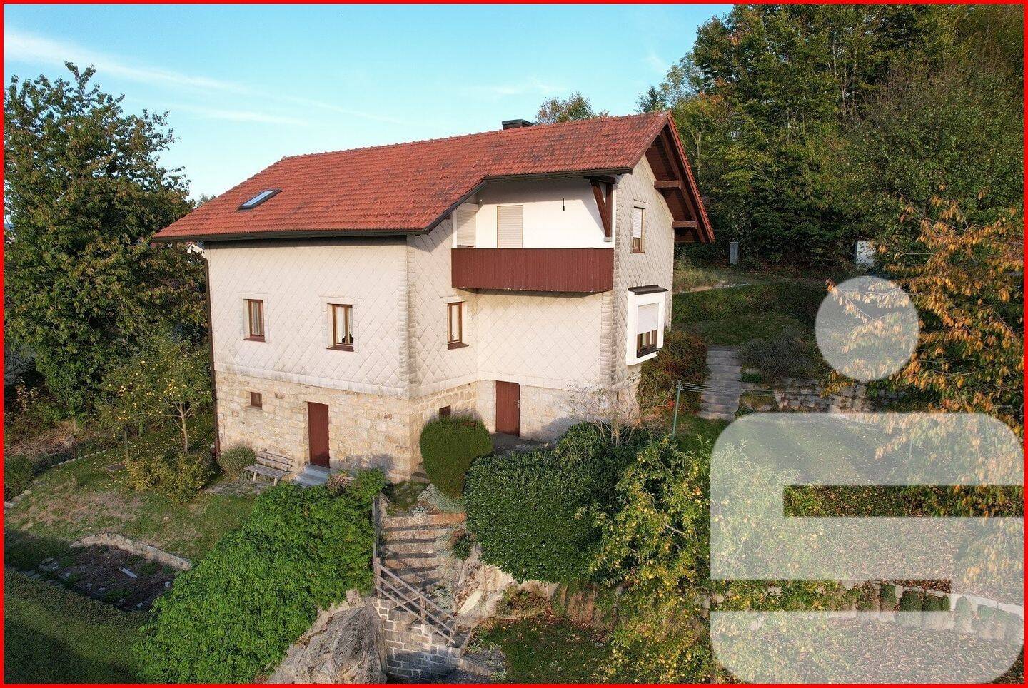 Renovierungsbedürftiges Einfamilienhaus in zentrumsnaher Lage von 94065 Waldkirchen, 94065 Waldkirchen