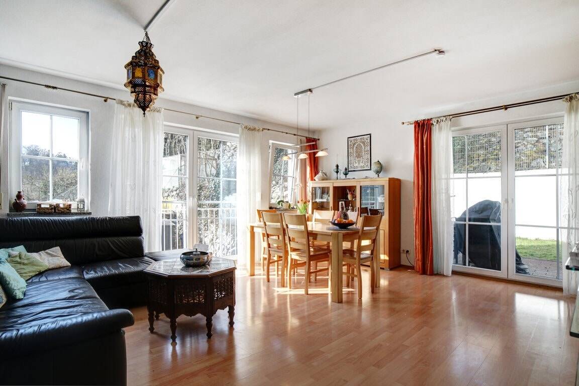 Schöne Wohnung mit Garten in guter Lage, 82284 Grafrath
