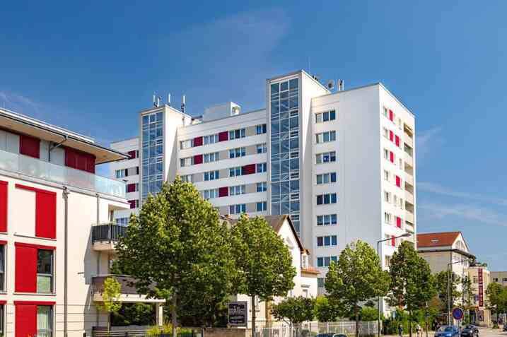 Auf gute Nachbarschaft: individuelle 3-Zimmer-Wohnung, 1277 Dresden