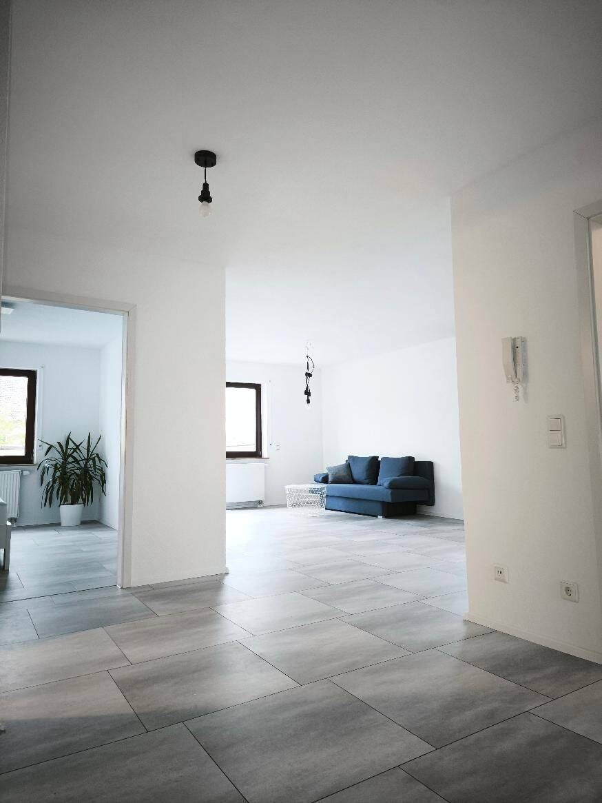 Lichtdurchflutete 3-Zimmer-Wohnung mit großer Dachterrasse., 72290 Loßburg