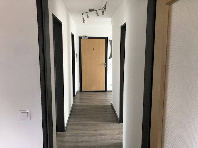 Charmante 3-Zimmer-Dachgeschosswohnung mit Einbauküche, sichtbaren Holzbalken und besonderem Wohnambiente, 90522 Oberasbach