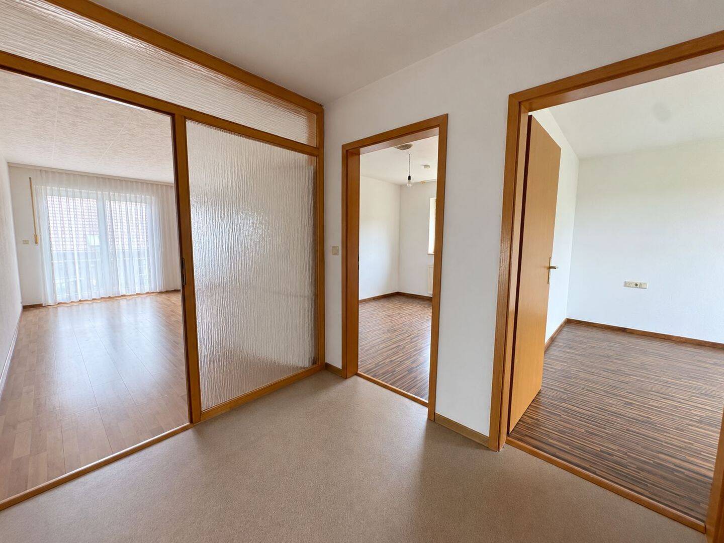 Großzügige 3,5 Zimmer-Eigentumswohnung in Satteldorf mit Balkon, 74589 Satteldorf