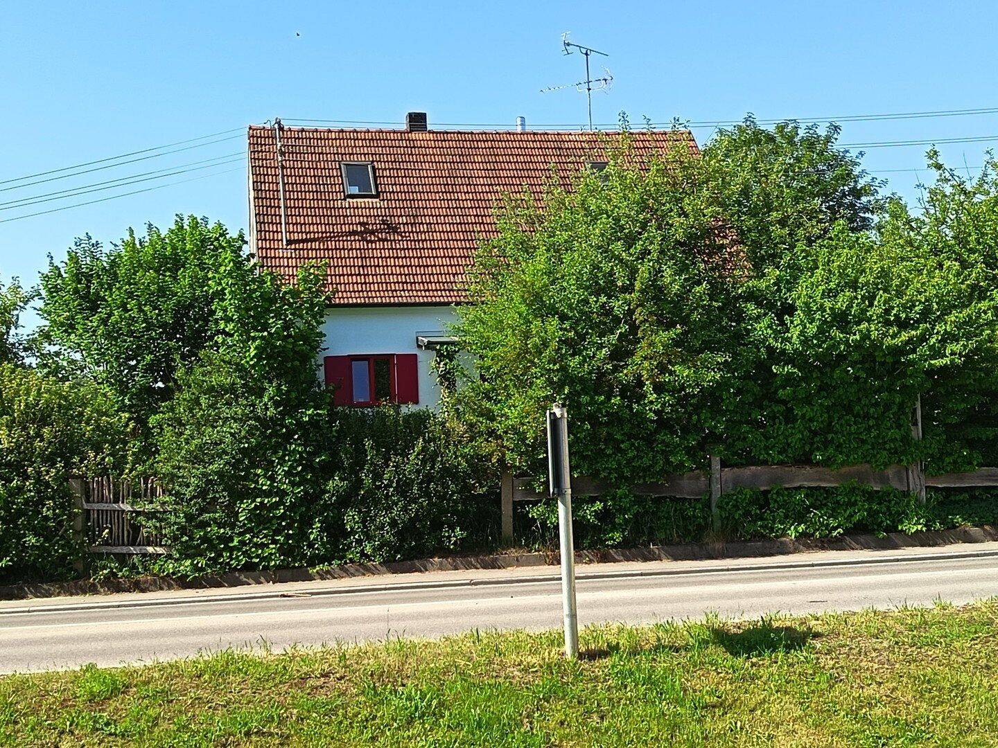 Haus am Dorfrande . Augsburg Land . Westliche Wälder, 86877 Walkertshofen