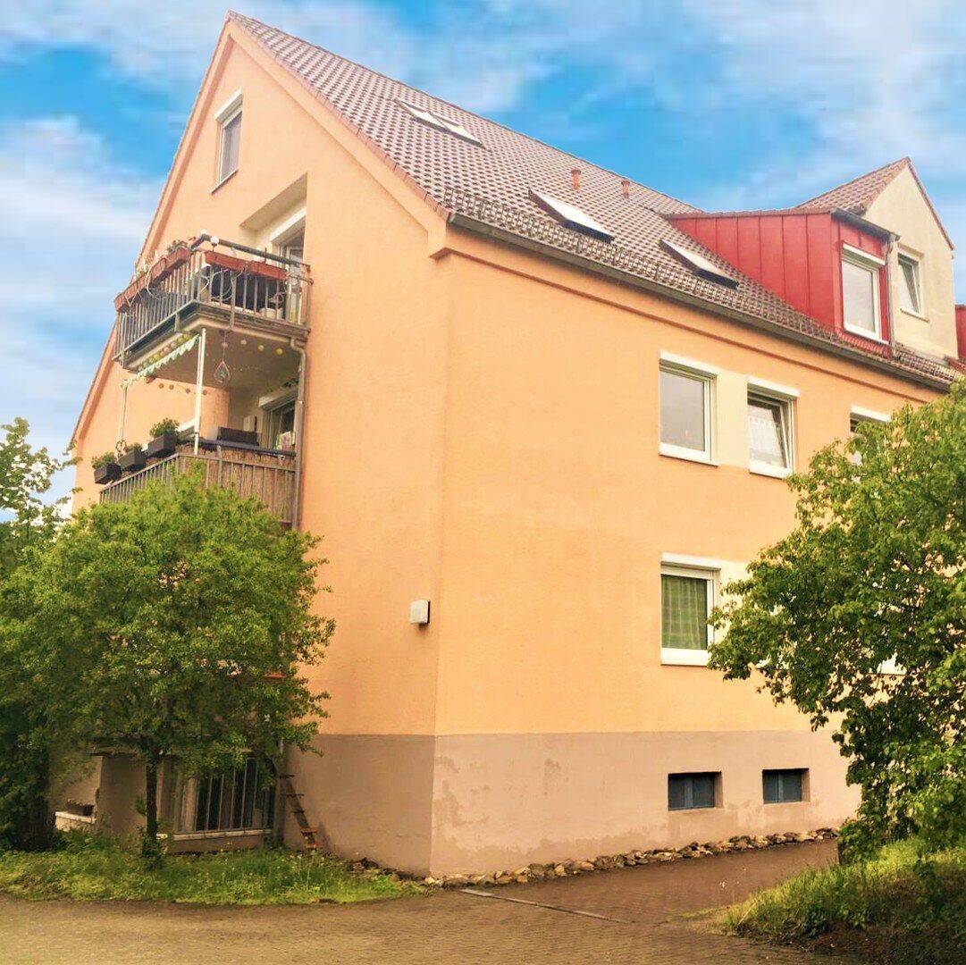 Helle 2-Zi.-Wohnung im 2. OG mit Küche, Balkon, KFZ-Stellplatz und Kellerabteil, 91589 Aurach