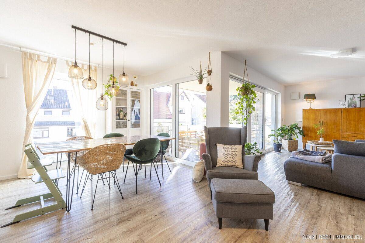 Viel Platz zum Leben – modernes Wohnen mit Garten, Terrasse und Balkon in toller Lage, 73095 Albershausen