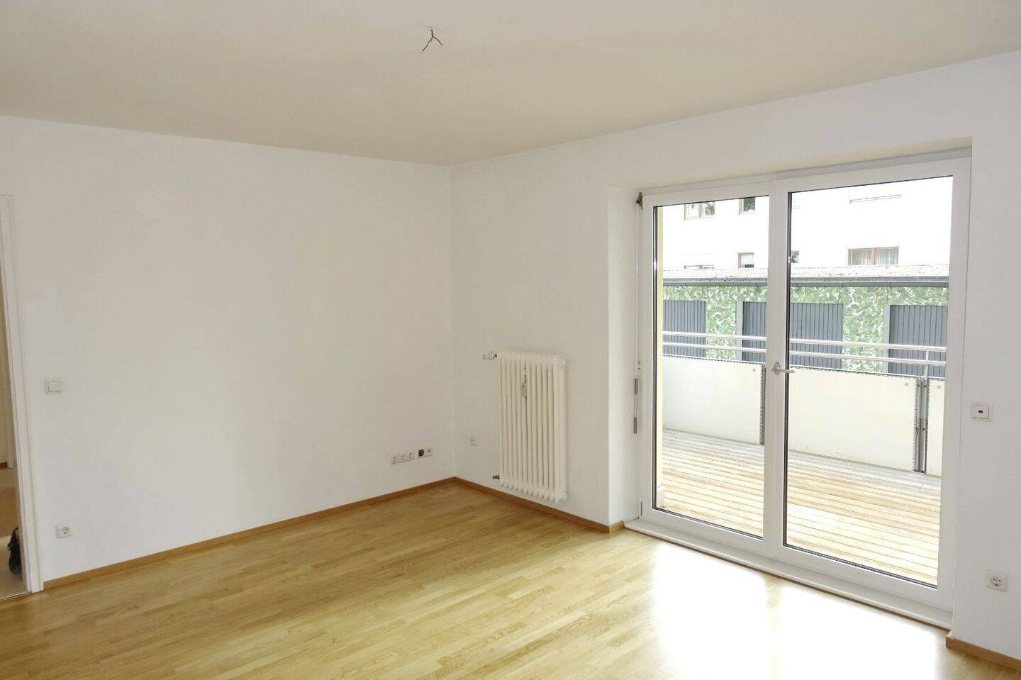 1-Zimmer-Appartement mit großem Balkon in Südwestausrichtung / Hochparterre, 83022 Rosenheim (Happing Innenstadt Ost Süd West)