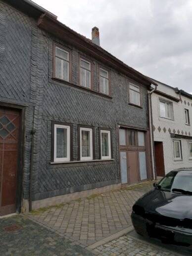 Sanierungsbedürftiges Wohnhaus in Ilmenau OT Langewiesen mit großem Grundstück, 98693 Ilmenau