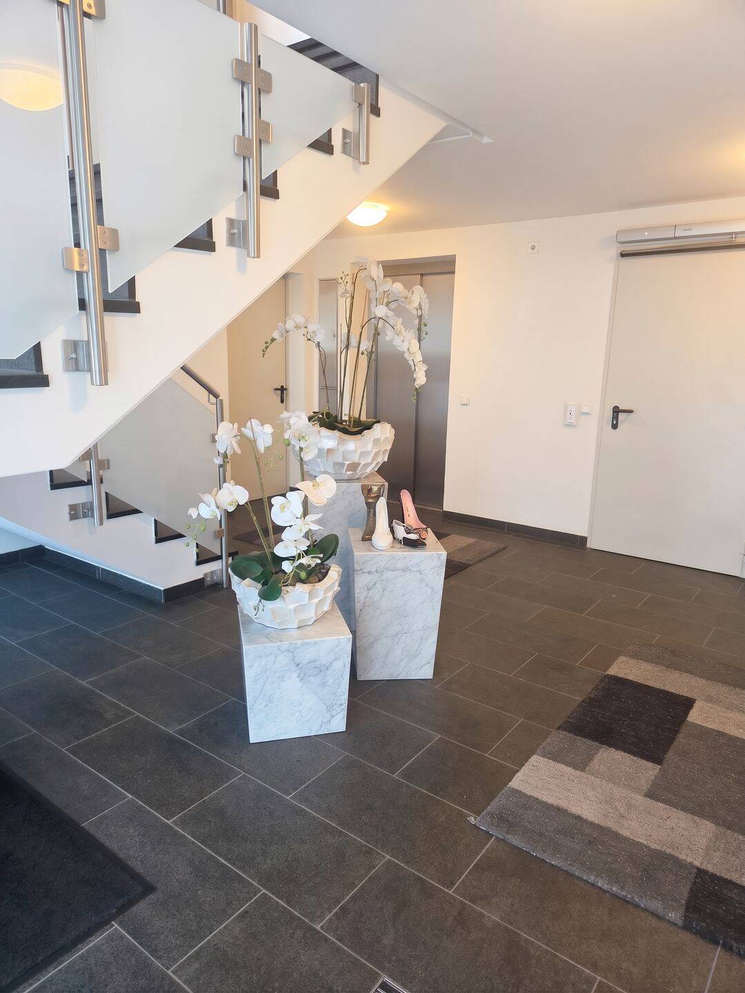 Großzügige, barrierefreie 3-Zimmer-Wohnung (100 m²) mit Wallbox, Balkon, EBK & Aufzug, 73734 Esslingen am Neckar