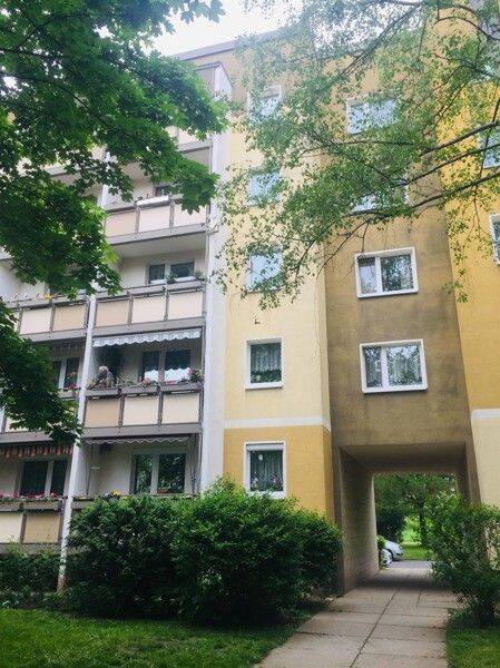 Frisch saniert! Schöne 3-Raumwohnung mit offener Küche und Balkon!, 1257 Dresden (Großzschachwitz Leuben Lockwitz Niedersedlitz)