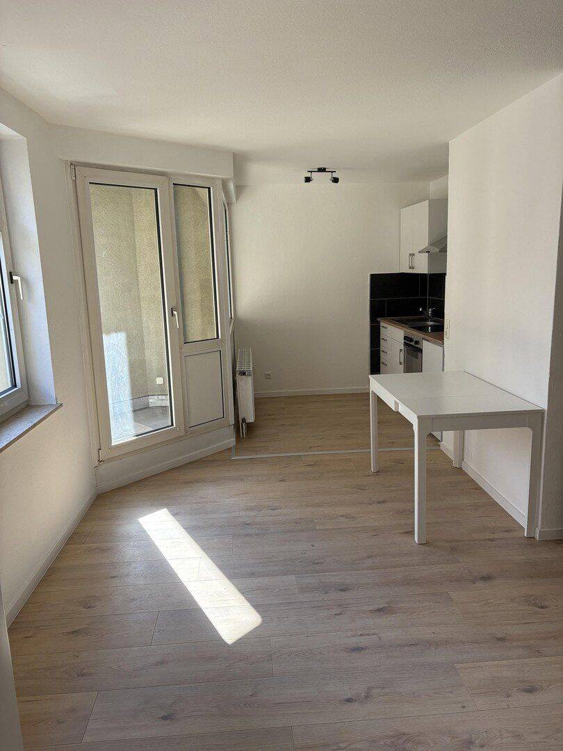 Möbliertes 1-Zimmer-Apartment mit Balkon, Innenstadt, 2025 saniert, ab sofort, 38100 Braunschweig (Braunschweig Innenstadt)