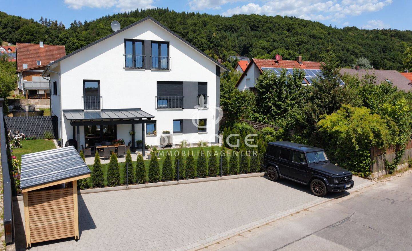 Stilvolle Doppelhaushälfte mit viel Platz und Blick ins Grüne KFW55, 93105 Tegernheim