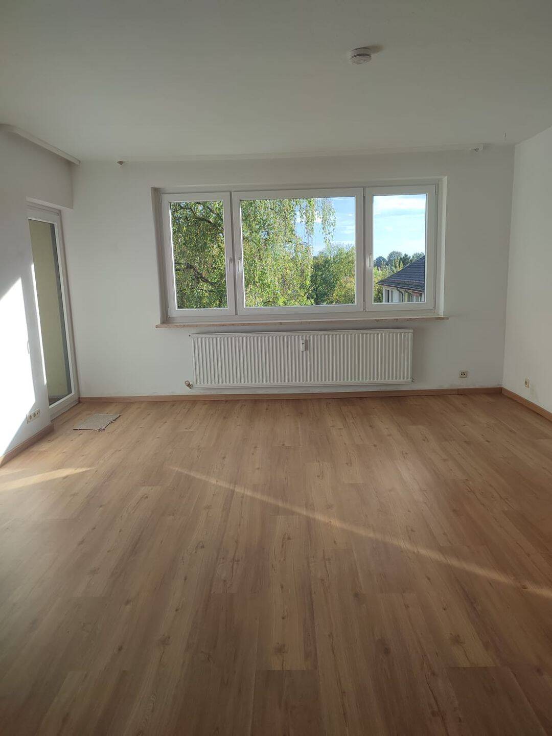 Helle 3-Zimmerwohnung mit Loggia und kleinem Balkon in Celle, Wederweg zu vermieten, 29221 Celle