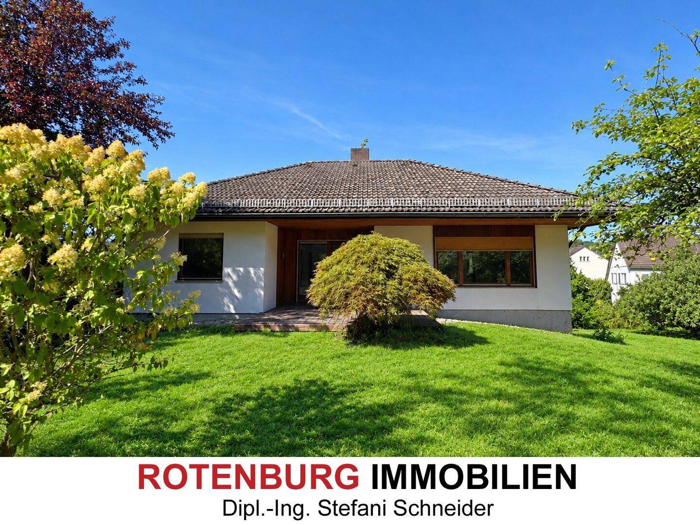 Großzügiger Bungalow mit Terrasse, Balkon und großem Garten in stadtnaher Lage in Rotenburg, 36199 Rotenburg a.d. Fulda
