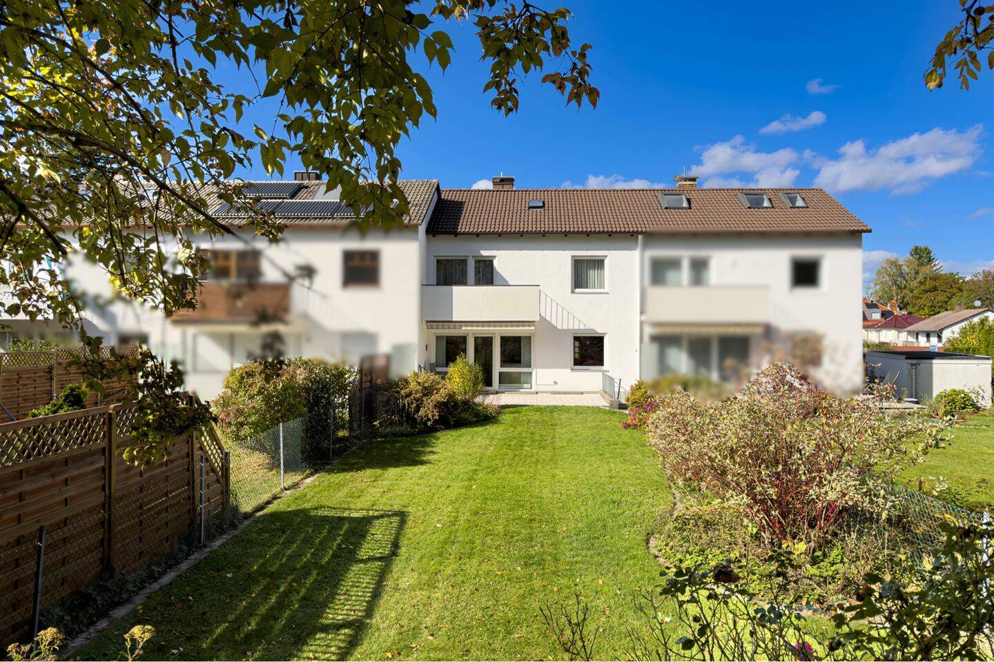Familienglück in Starnberg: Gepflegtes Reihenmittelhaus mit Garten und Garage, 82319 Starnberg
