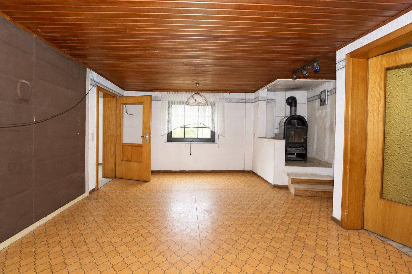 Angebaute DHH mit Balkon, Garten und Garage, 67823 Schiersfeld