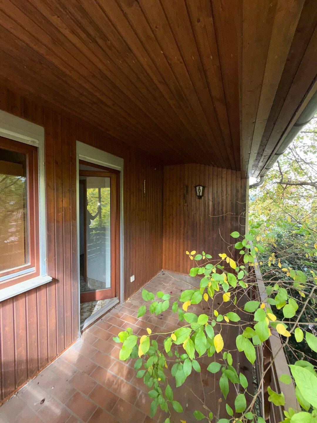 75qm Erdgeschoss 2 zimmer + Bad + Küche + große Balkon in Albershausen, 73095 Albershausen