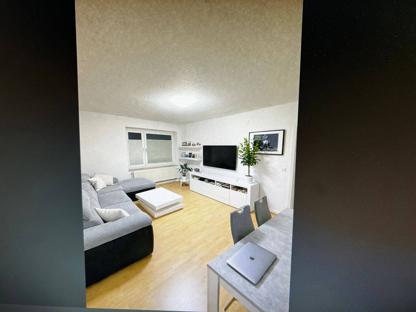 Charmante 2,5 Zimmer Wohnung mit Balkon in kleiner Wohneinheit in Neumünster 2. OG, 24534 Neumünster (Innenstadt)