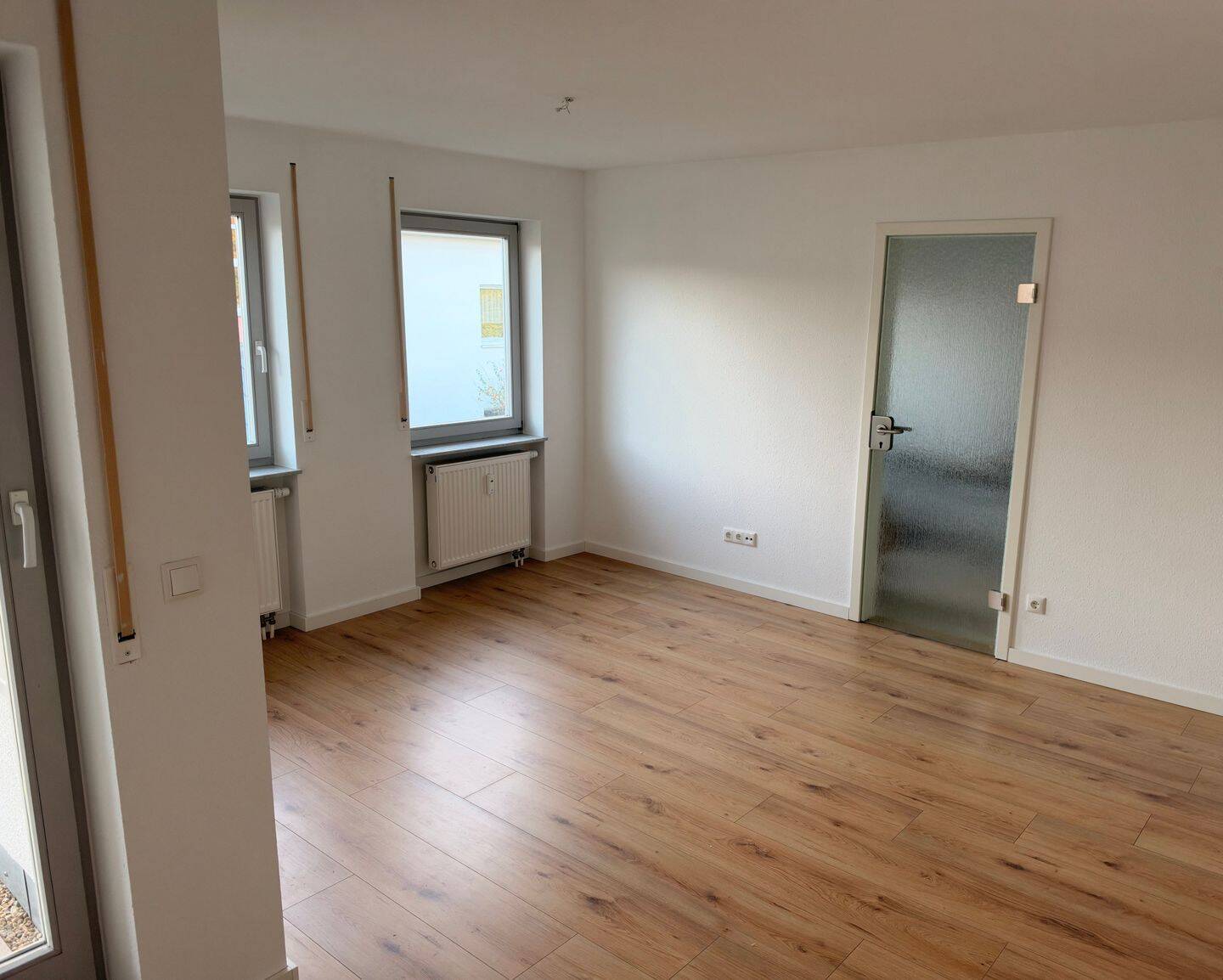 Erstbezug nach Sanierung | Helle 2-Raum Wohnung mit Balkon!, 9224 Chemnitz (Grüna Mittelbach)