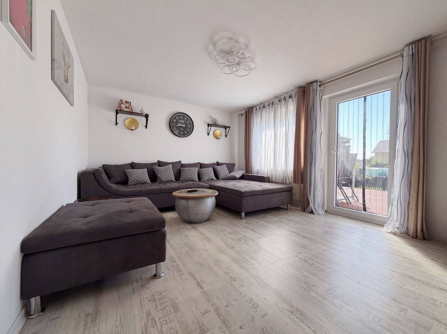 Nicht perfekt – dafür zum TOP-Preis. 5 Zimmer auf 100 m². Echtes Traum- Grundstück. Eigene Garage., 78315 Radolfzell am Bodensee
