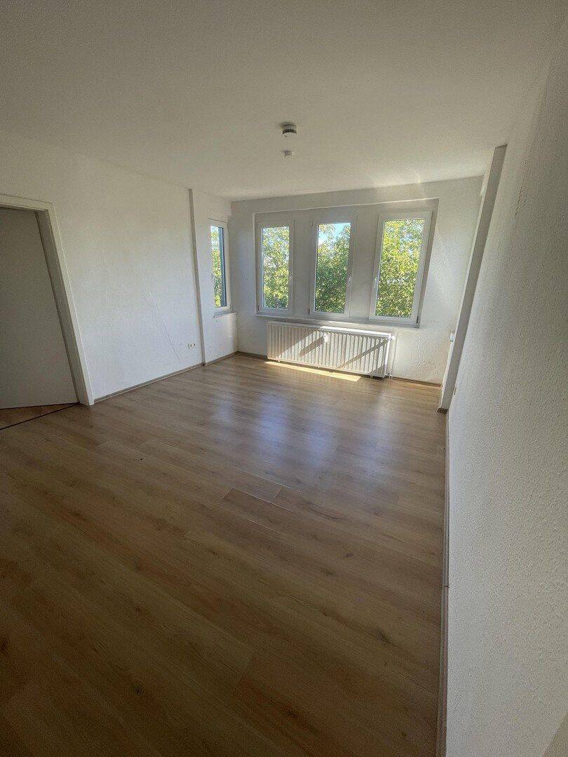 Geräumige Dachgeschosswohnung in Sterkrade, 46145 Oberhausen