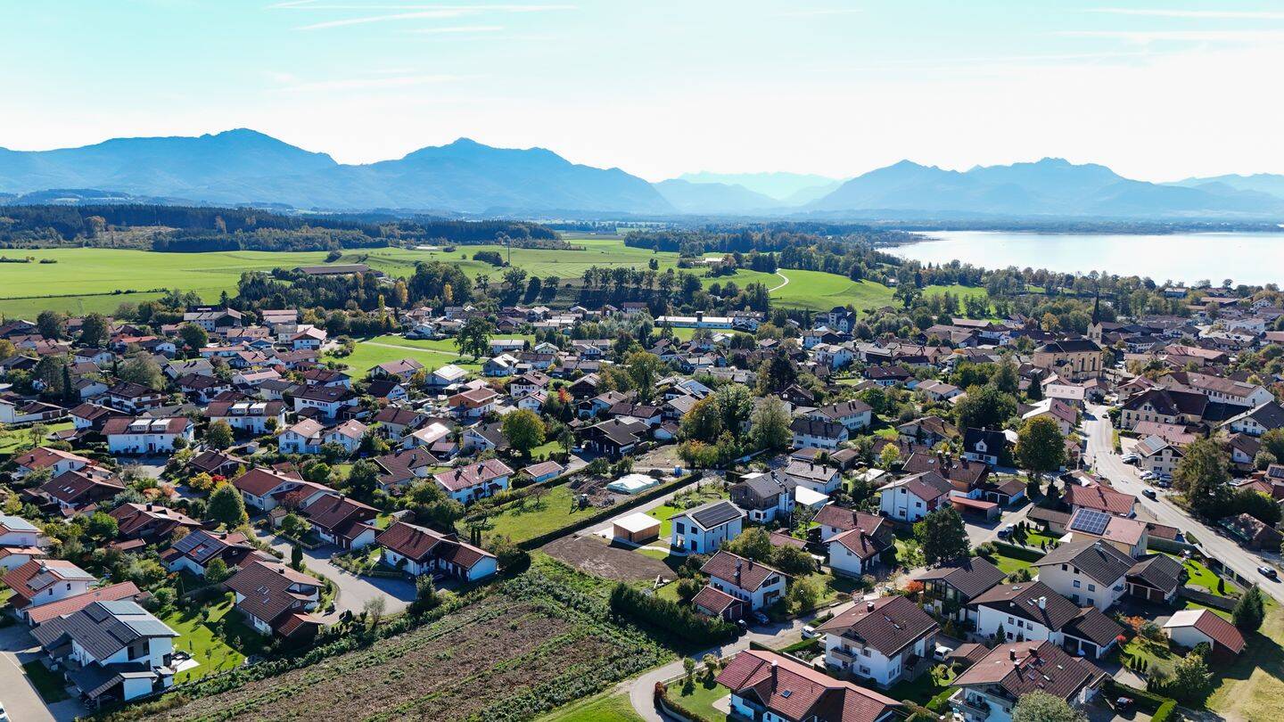 Traumlage in Sackgasse und zu Fuß zum Chiemsee, 83339 Chieming