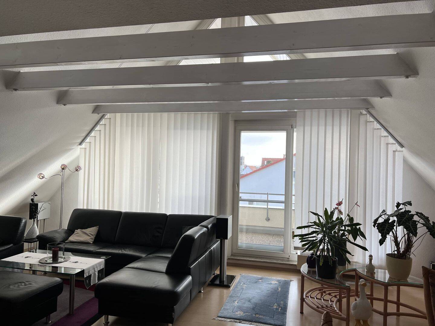 Wohnen wie im eigenen Haus – exklusive Galerie-Maisonette mit großem Sonnenbalkon in ruhiger Lage, 71277 Rutesheim