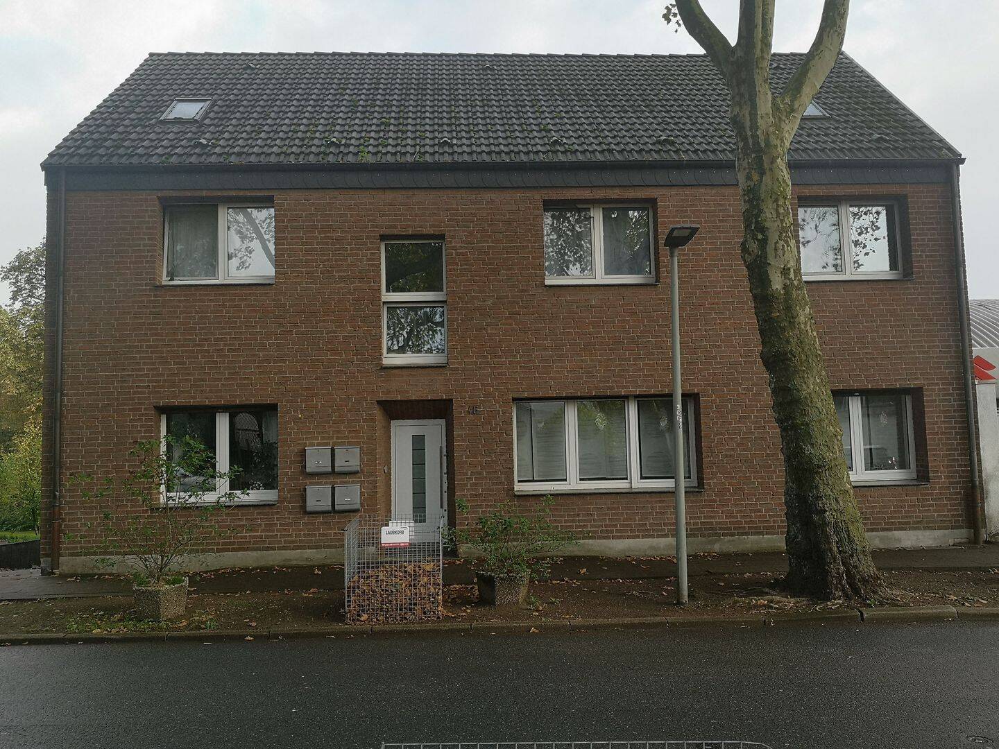 Schöne 3,5 im EG mit Pfiff u. modernem Duschbad sucht neue Bewohner, 46117 Oberhausen