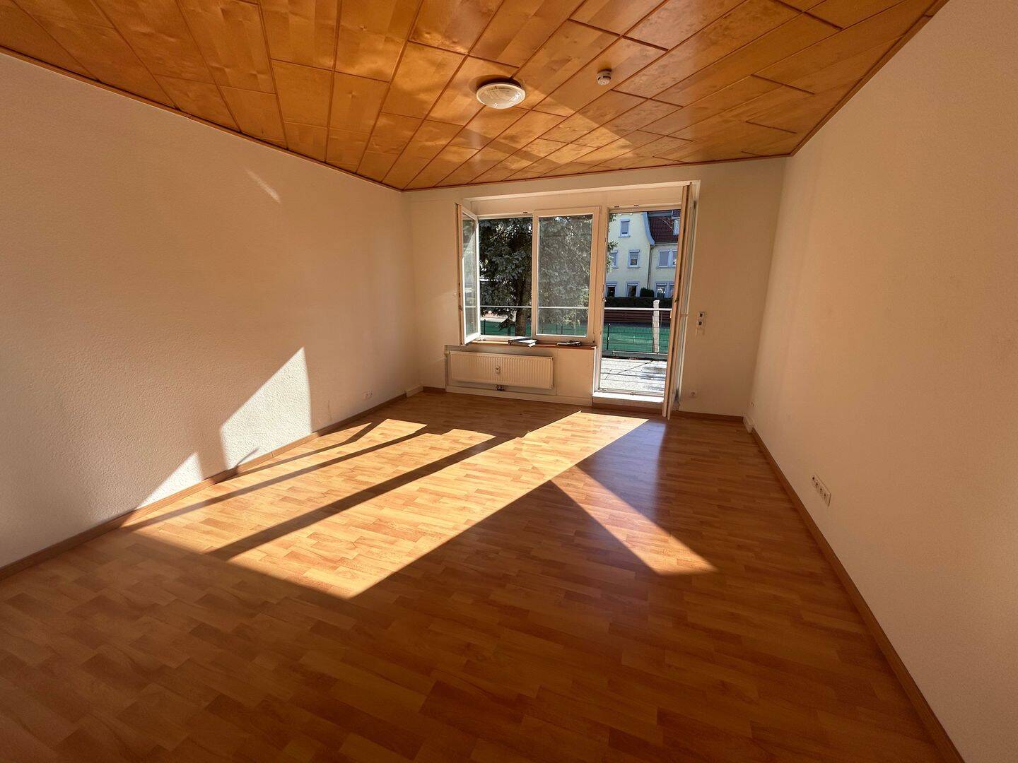 110 m² Wohnkomfort mit großer Terrasse und Garage, 73054 Eislingen/Fils