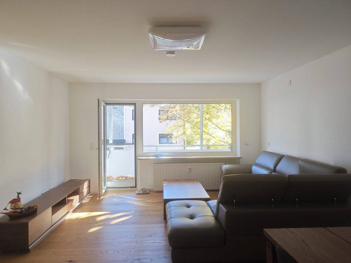 Sanierte gehobene Wohnung mit Tageslichtbad und Stellplatz in Naturnähe, 90537 Feucht