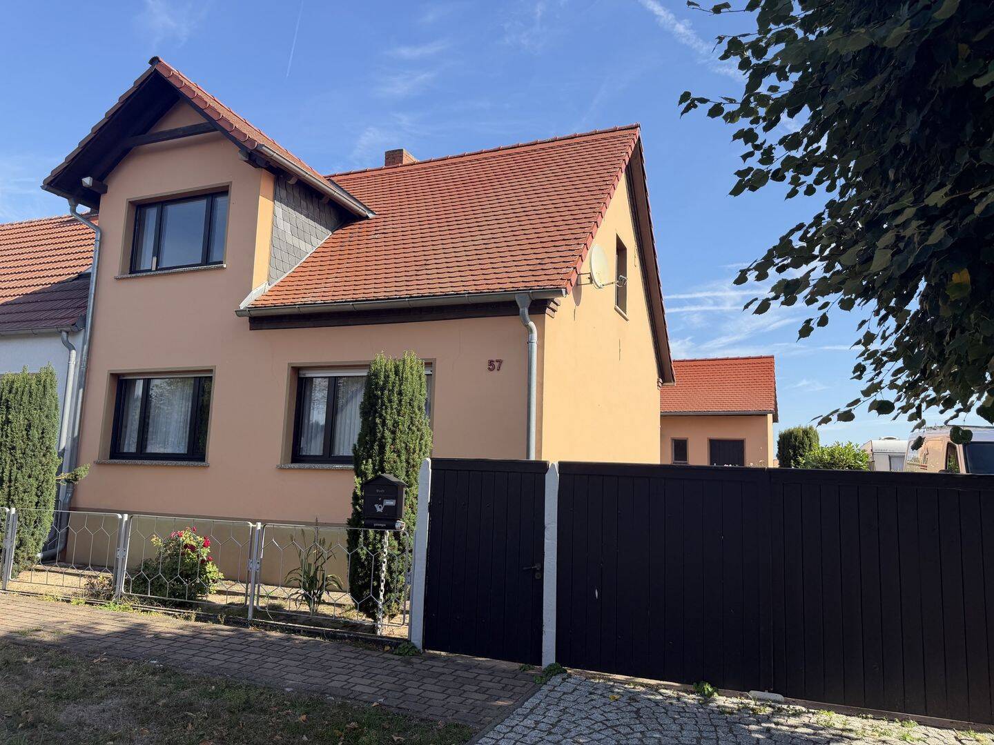 Doppelhaushälfte mit Potenzial – gestalten Sie Ihr neues Zuhause nach eigenen Vorstellungen!, 39517 Tangerhütte