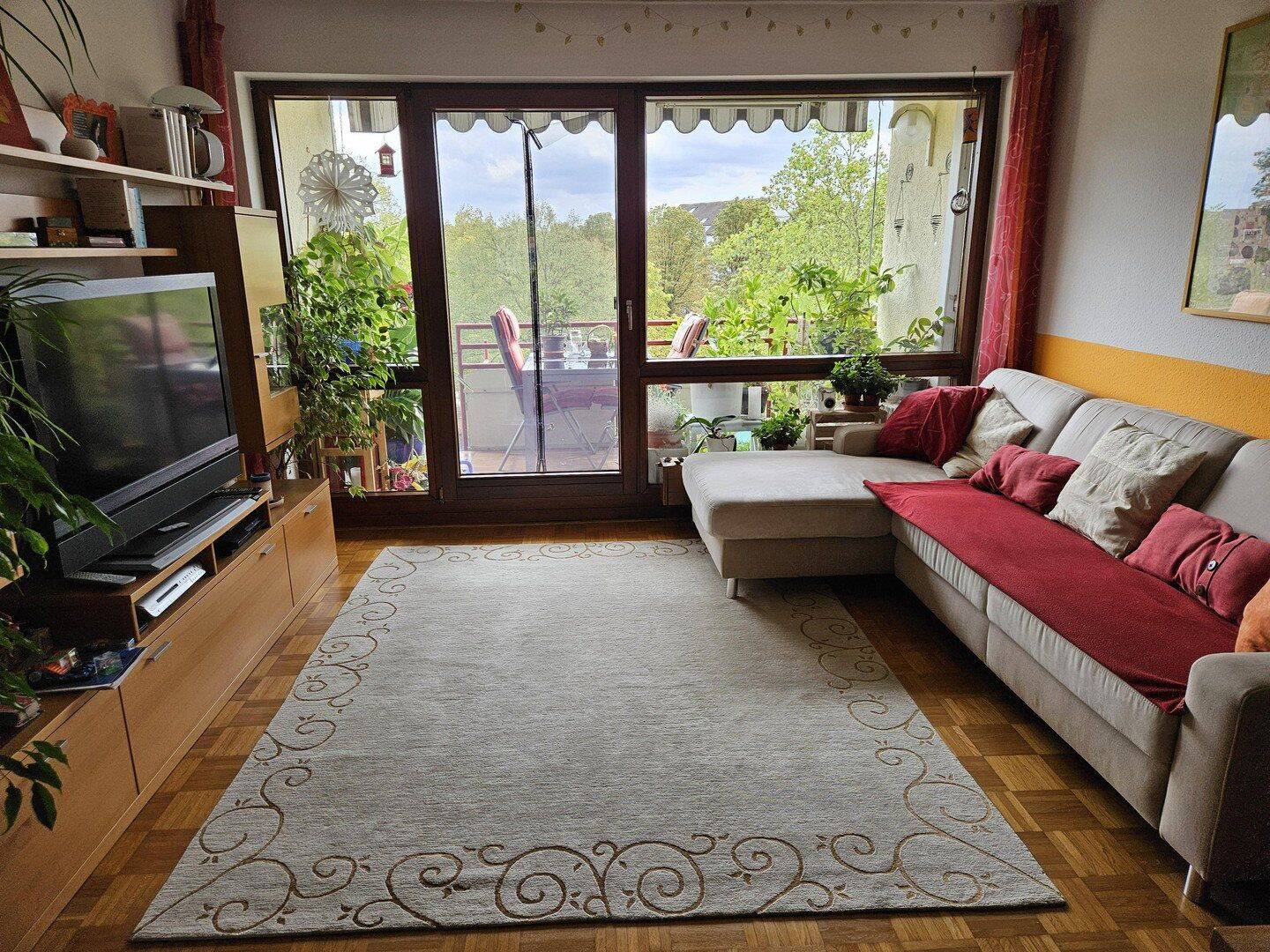 4- Zimmer Wohnung mit 2 Balkonen + TG Stellplatz, 76139 Karlsruhe (Hagsfeld Rintheim Waldstadt)