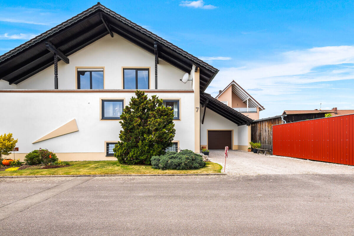 Viel Platz, viel Potenzial, viel Grün: Einfamilienhaus mit traumhaftem Garten!, 92421 Schwandorf
