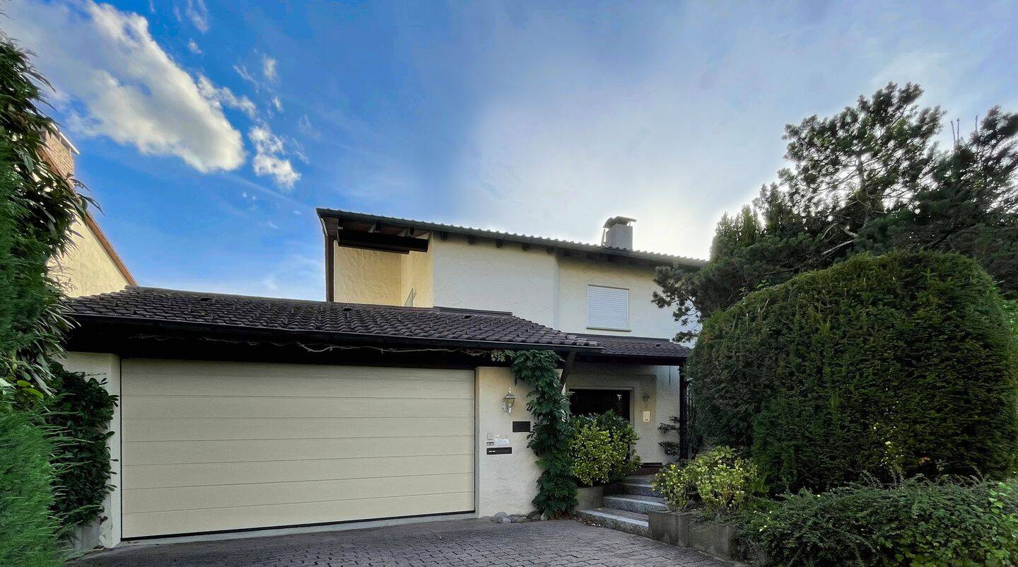 Freistehendes Einfamilienhaus mit Einliegerwohnung in ruhiger Wohnlage von Ravensburg, 88212 Ravensburg