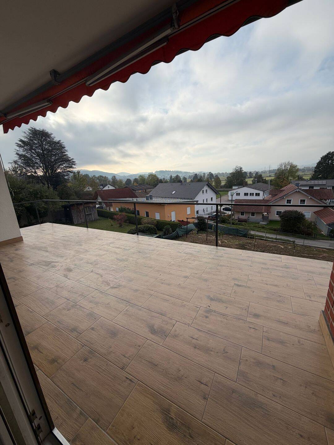 Traumhafte Erdgeschosswohnung – 100 m² – 40 m² Terrasse – Panoramablick – Cham, 93413 Cham