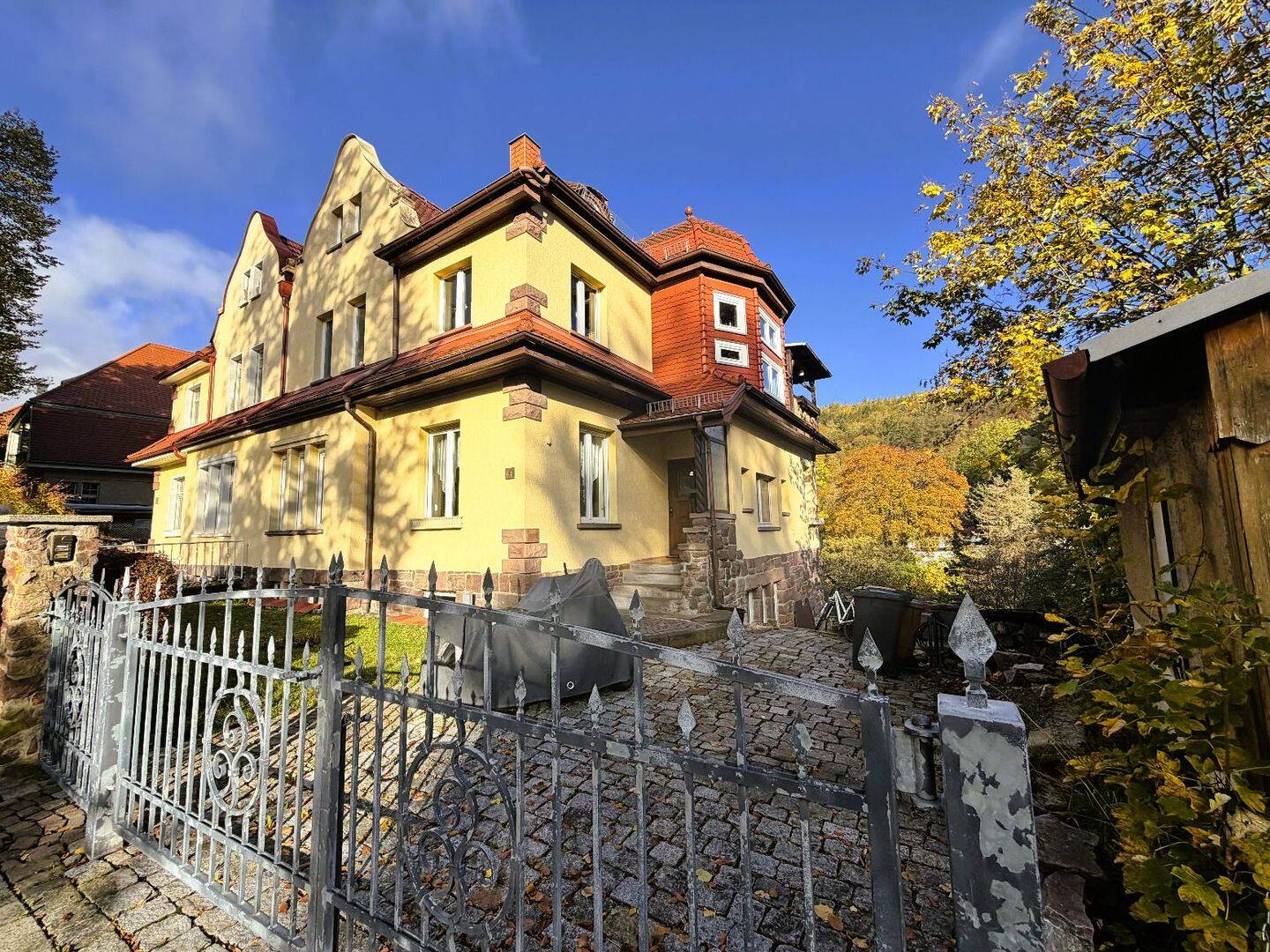 Wohnen im beliebten Südviertel von Ilmenau-geräumige Dachgeschosswohnung ab sofort verfügbar, 98693 Ilmenau