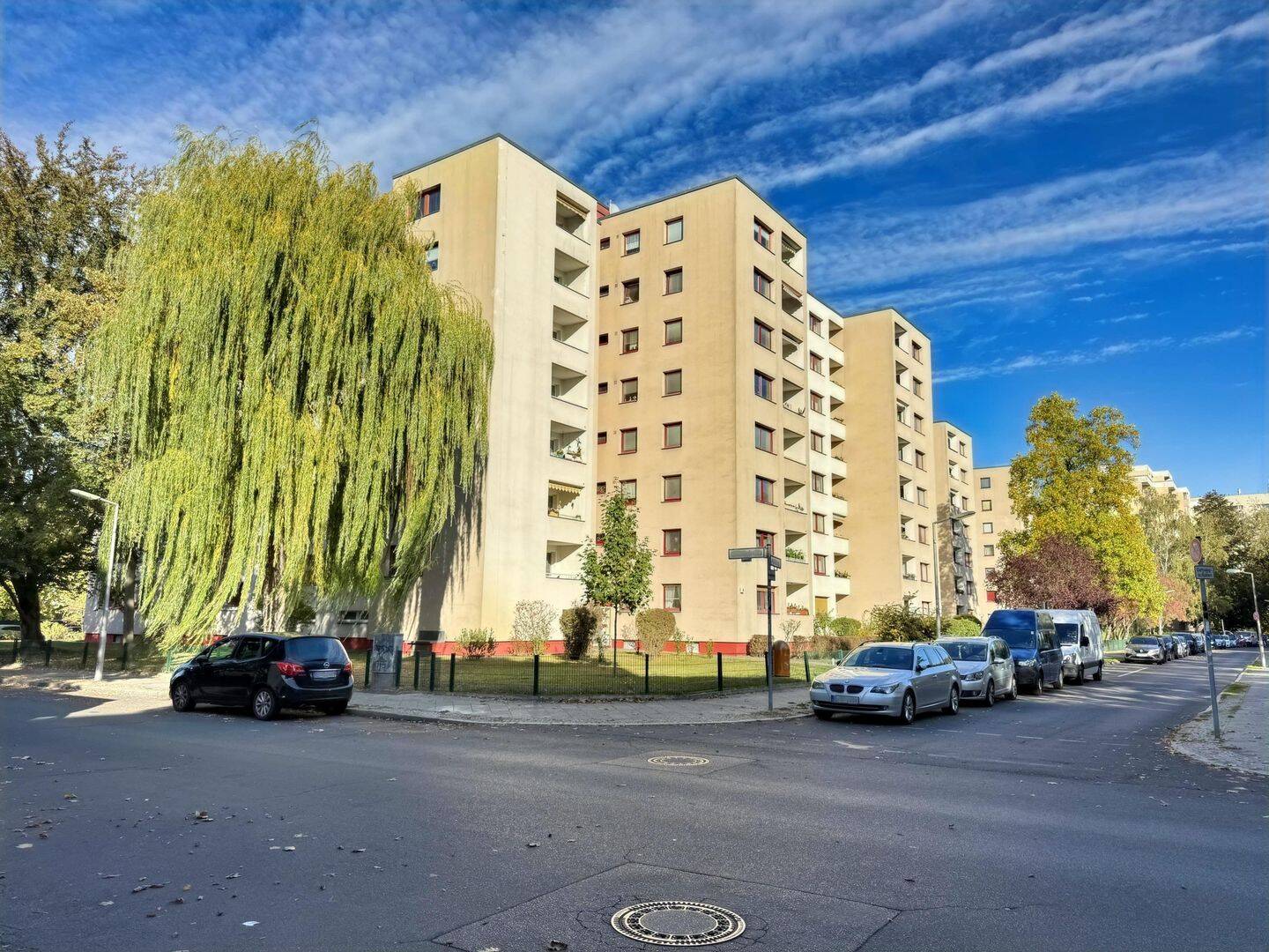 Gepflegte 2-Zimmer-Eigentumswohnung mit Loggia und Stellplatz in Berlin-Buckow, 12353 Berlin (Neukölln Buckow Gropiusstadt Kolonie Grüner Stern Rudow)