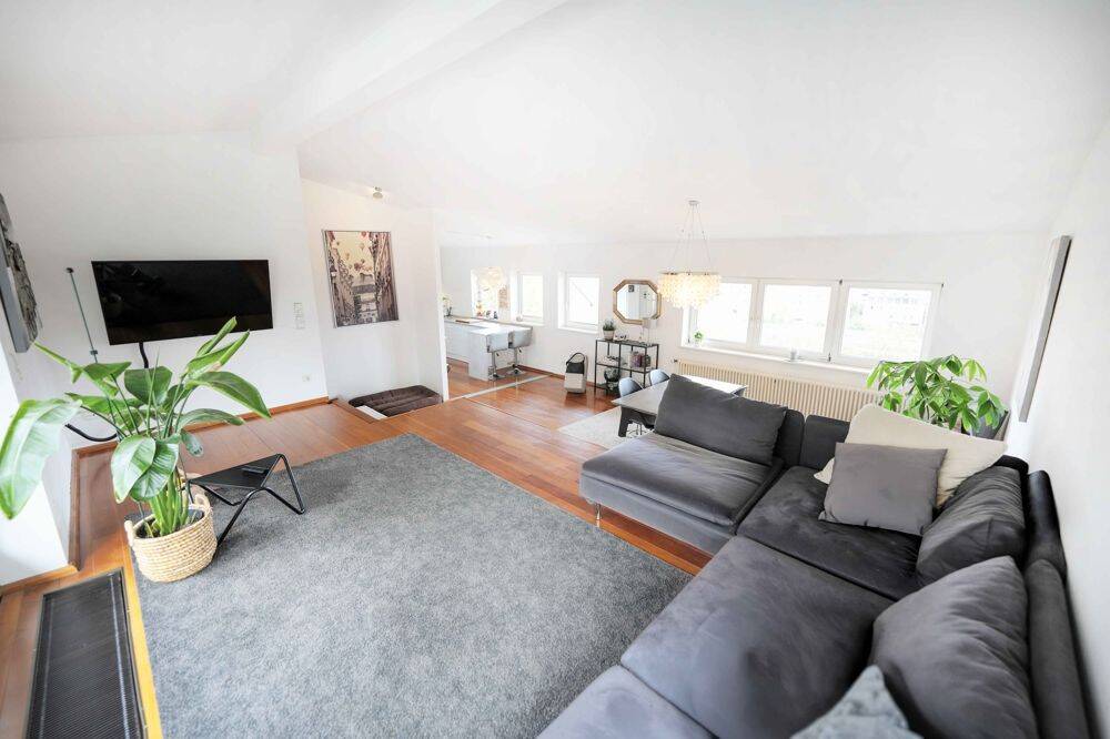 Einzigartige 3-Zimmer-Wohnung mit Dachterrasse und Blick über die Stadt, 96450 Coburg