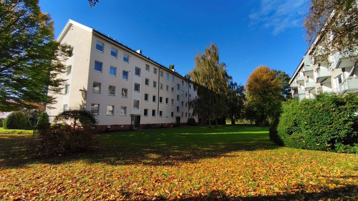 Bezugsfreie 2-Zimmer-Eigentumswohnung mit Balkon, Kellerraum und Garage in Elmshorn, 25337 Elmshorn